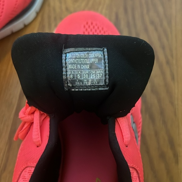 Pink Skechers memory foam tennis shoes - Picture 4 of 4